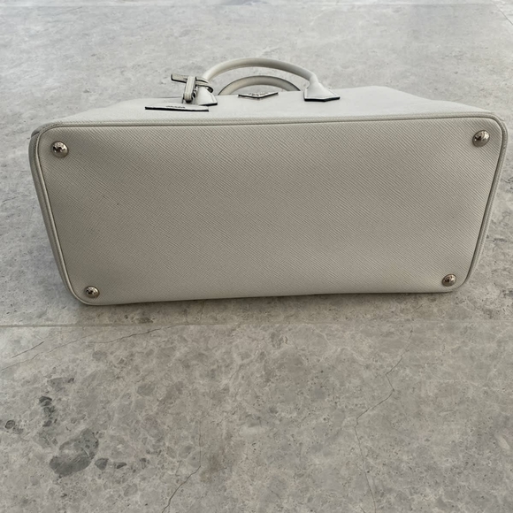 Prada Bag - Saffiano Cuir Talco - Picture 4 of 7